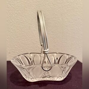 Frosted Crystal Bowl with a metal handle. Floral design.
6”x5”x2”